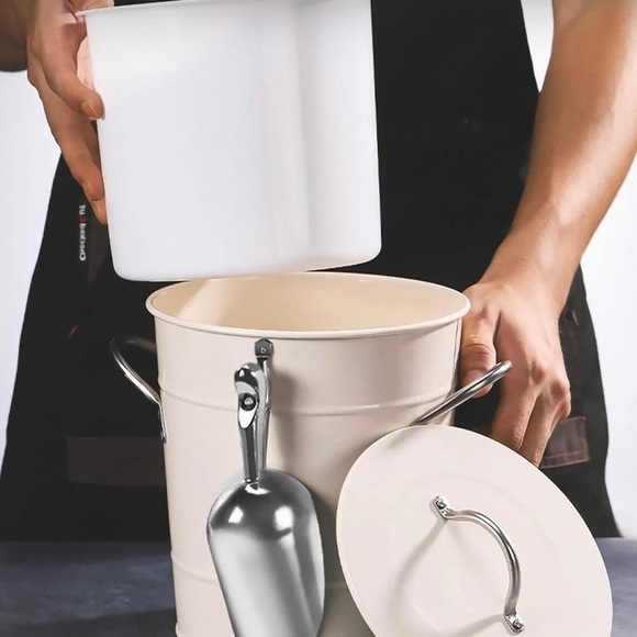 White Galvanize Ice Bucket With Lid and Scoop - Picture 6 of 16